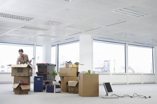 Safe and organised removal truck hire for Finchley moves